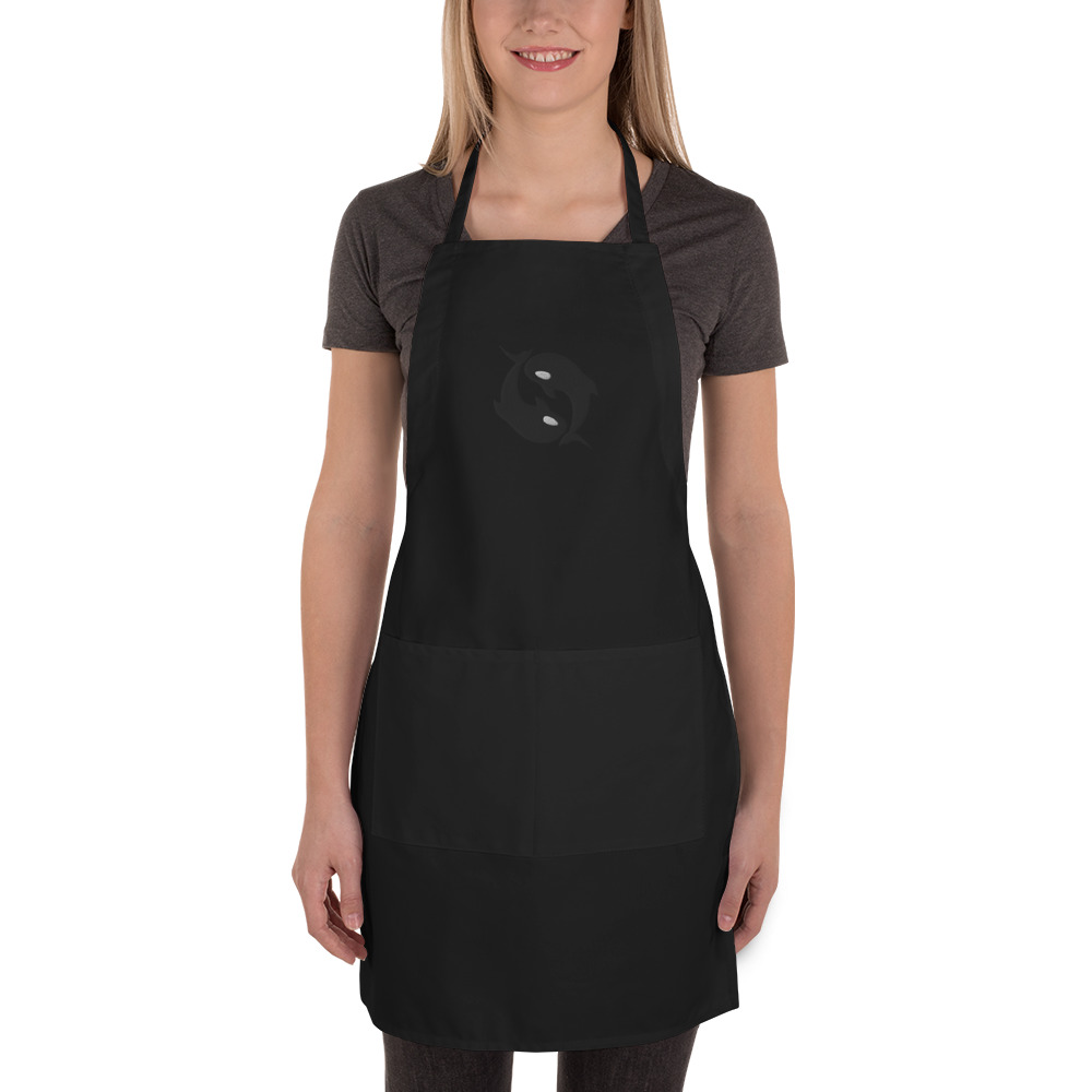 embroidered-apron-black-front-68f137c33e198.jpg